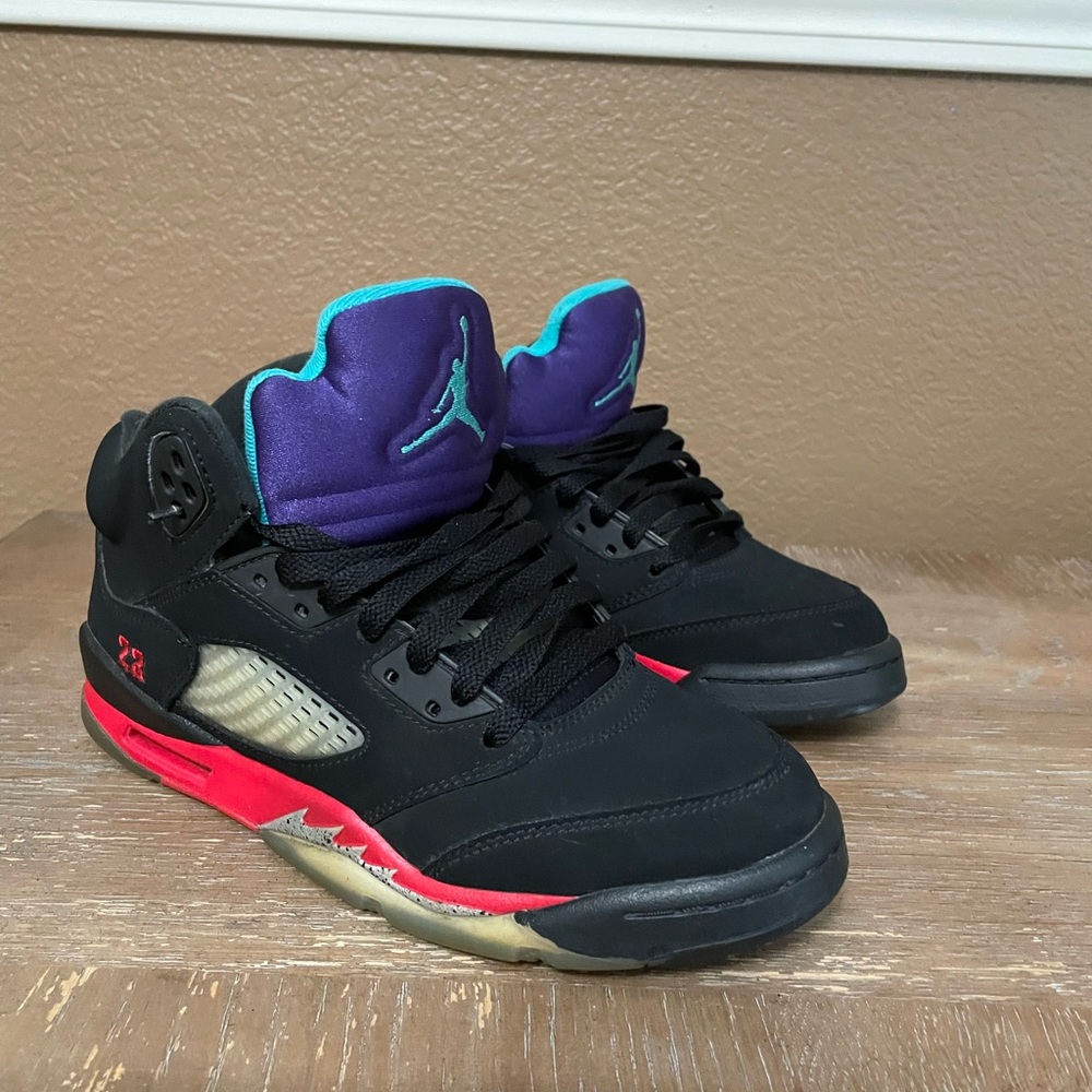 Air jordan retro 5 youth shoes